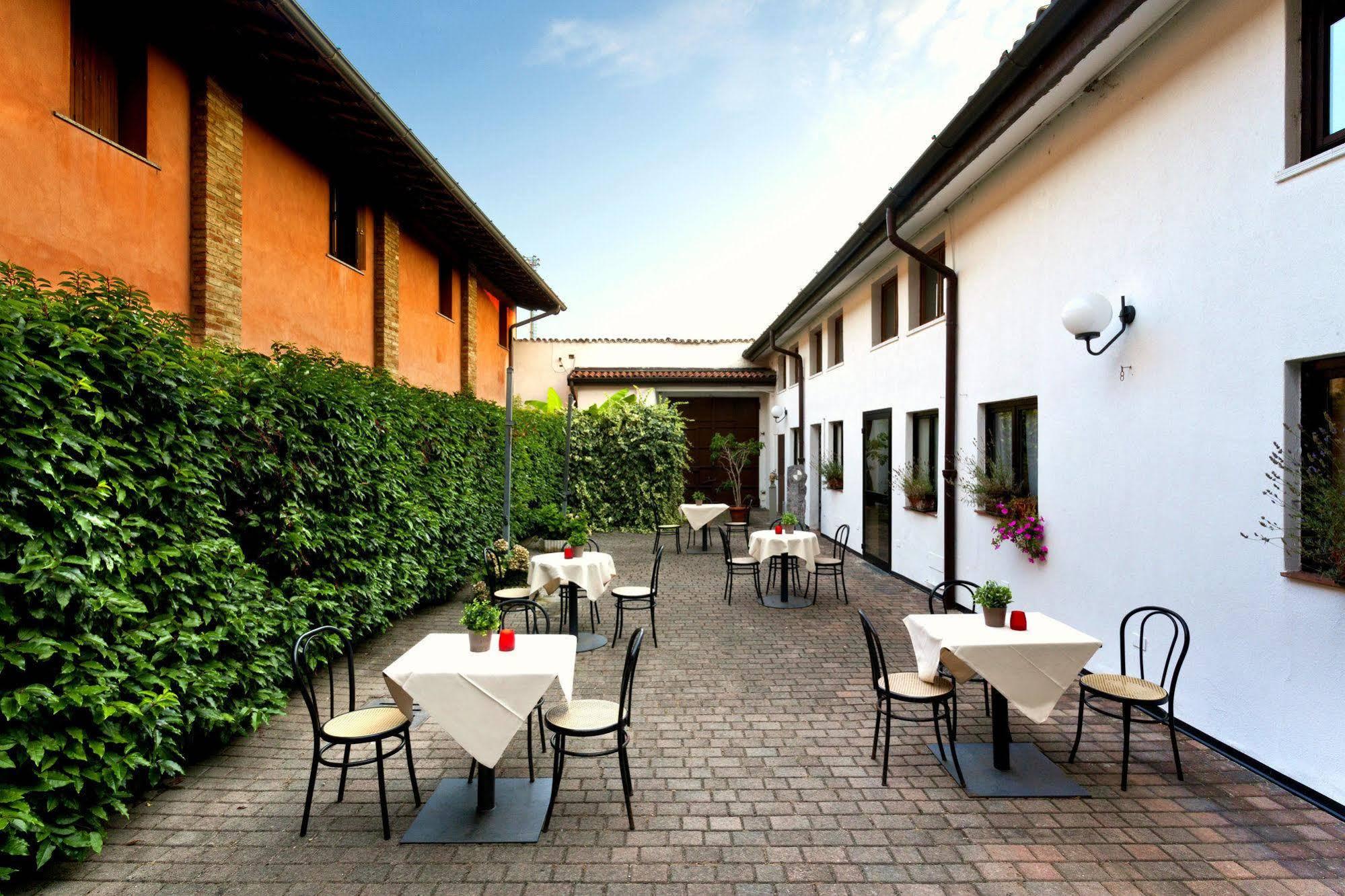 Excel Hotel Naviglio - Ca'Bianca Милан Экстерьер фото