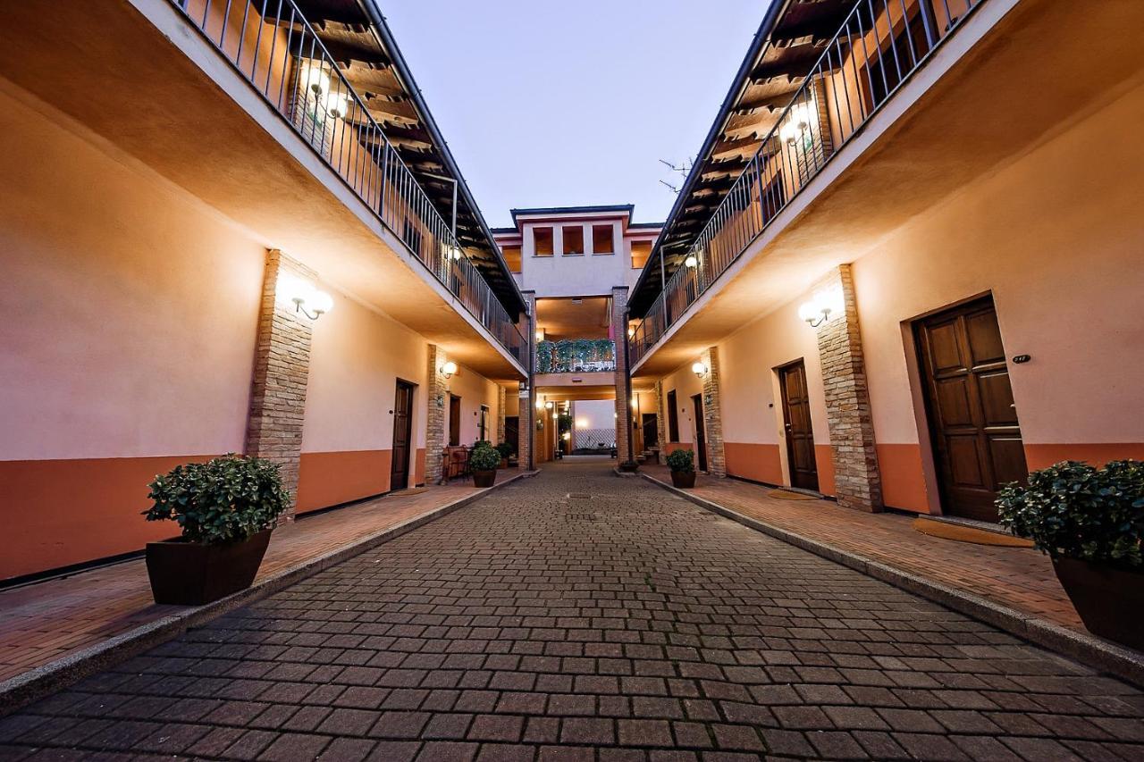 Excel Hotel Naviglio - Ca'Bianca Милан Экстерьер фото